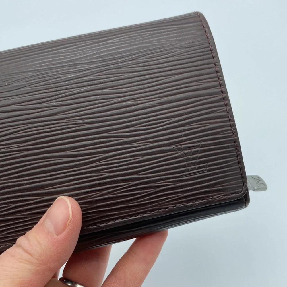 LOUIS VUITTON DARK BROWN EPI WALLET